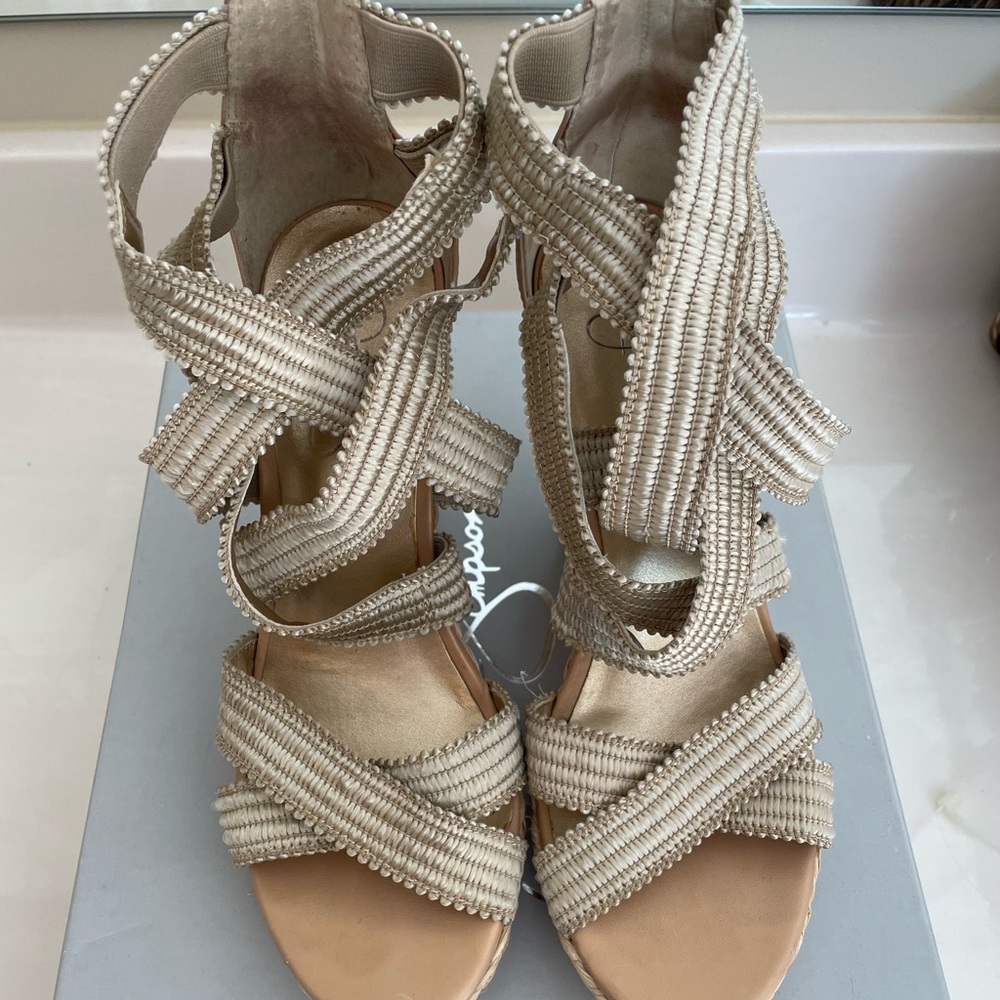 Jessica Simpson Cactus Sand Wedges